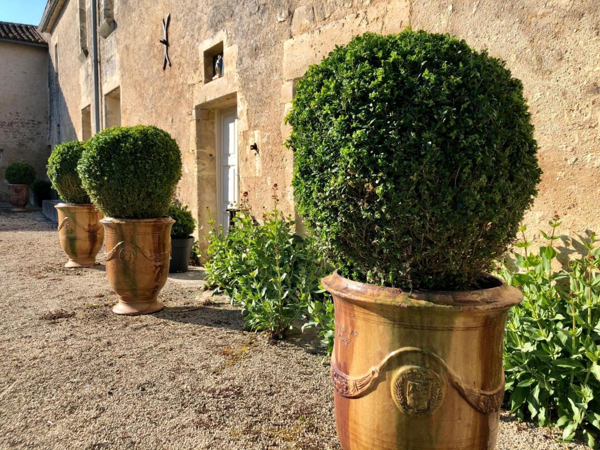 Logis De La Touche Bed & Breakfast Saint-Hilaire-des-Loges Eksteriør bilde
