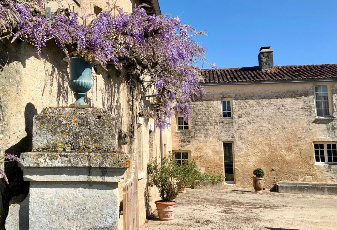 Logis De La Touche Bed & Breakfast Saint-Hilaire-des-Loges Eksteriør bilde